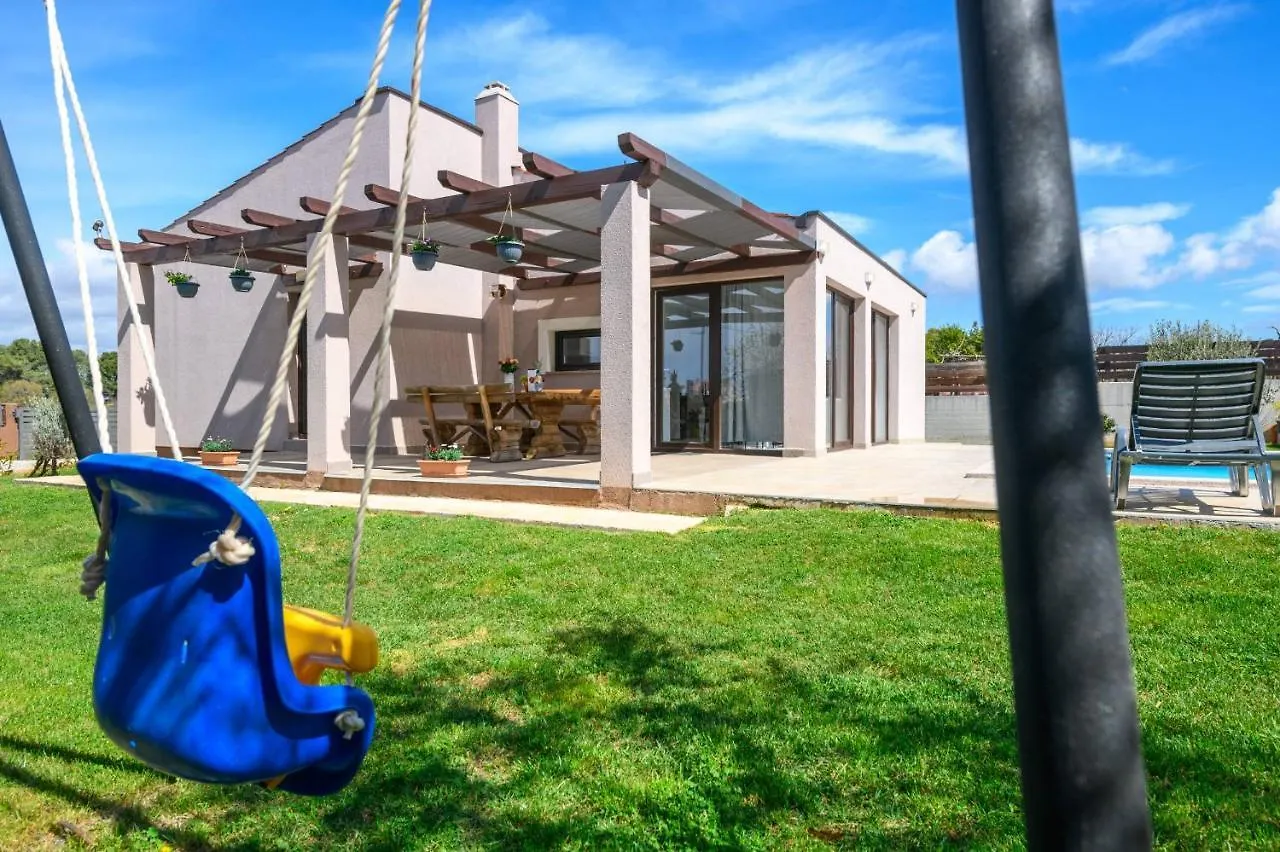 Вилла Bobo Family House With Pool Воднян Хорватия