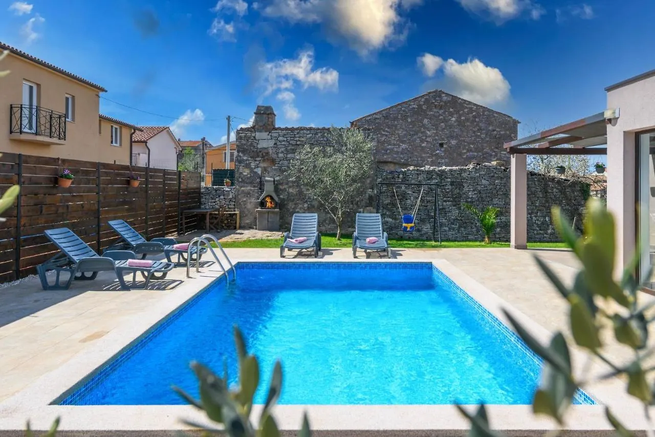 Вилла Bobo Family House With Pool Воднян